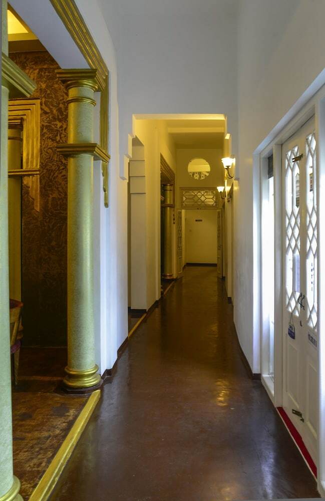 Hotel Deco On 44