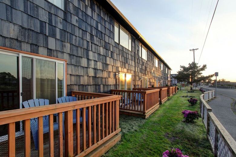 Hotel Coast River Inn