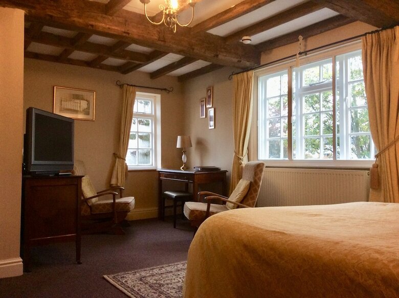 Bed & Breakfast Manor Guest House