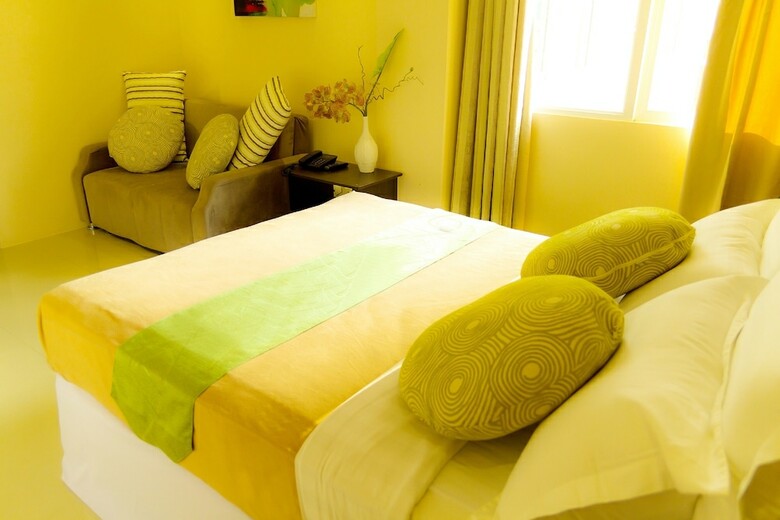Canberry Hotel