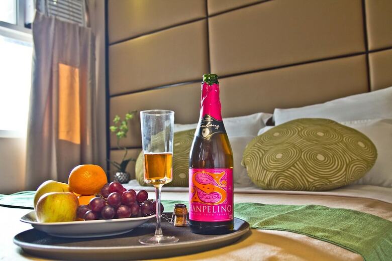 Canberry Hotel