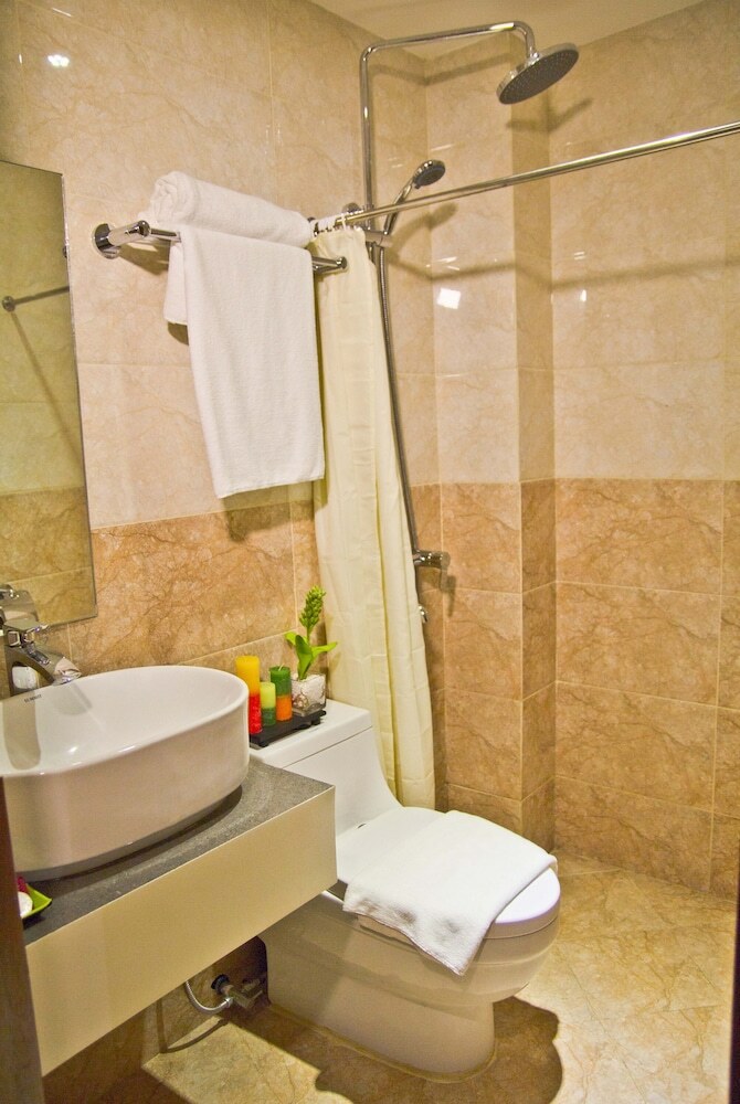 Canberry Hotel