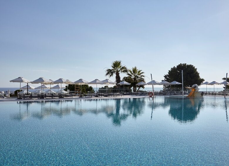 Hotel Louis St Elias Resort & Waterpark