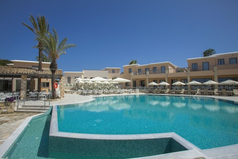 Hotel Louis St Elias Resort & Waterpark