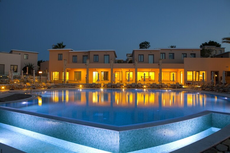 Hotel Louis St Elias Resort & Waterpark
