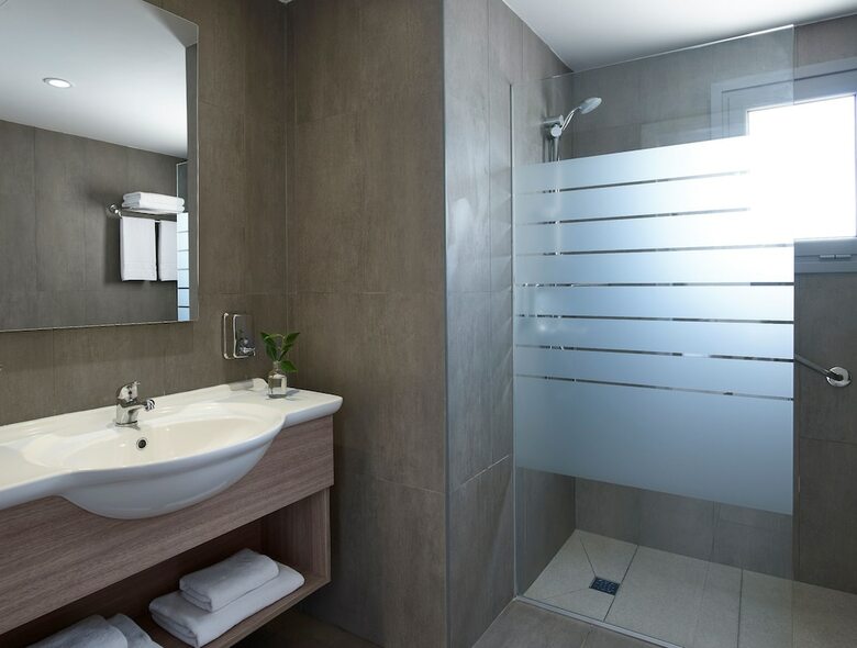 Hotel Louis St Elias Resort & Waterpark