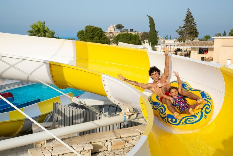 Hotel Louis St Elias Resort & Waterpark