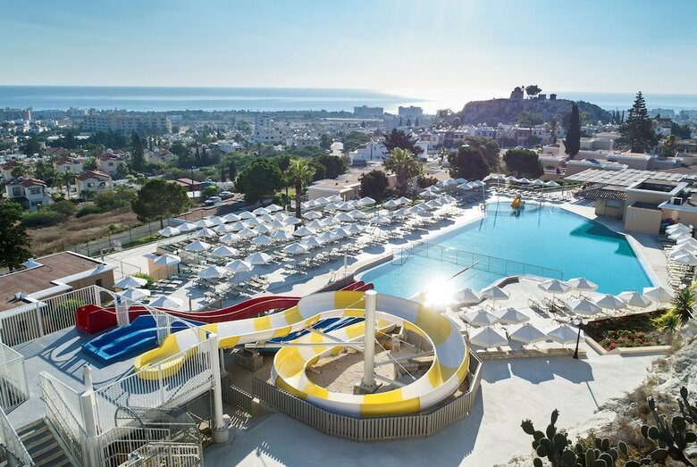 Hotel Louis St Elias Resort & Waterpark