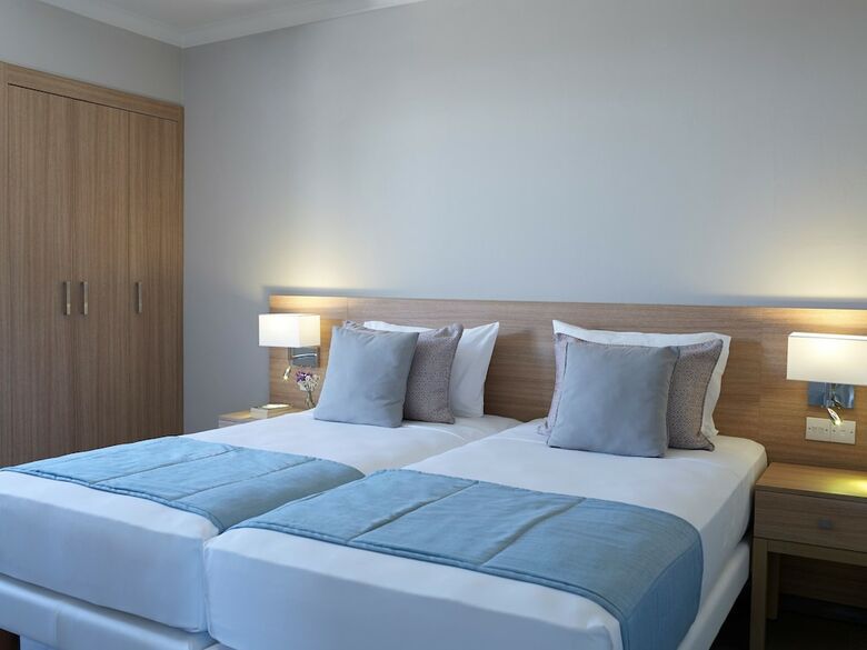 Hotel Louis St Elias Resort & Waterpark