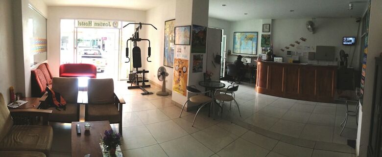 Hostal Jomtien Hostel