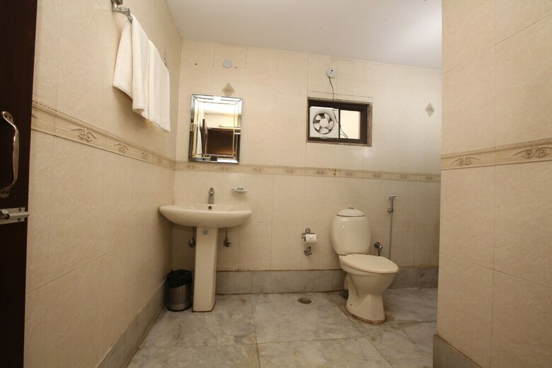 Oyo 337 Hotel Anand