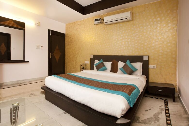 Oyo 337 Hotel Anand