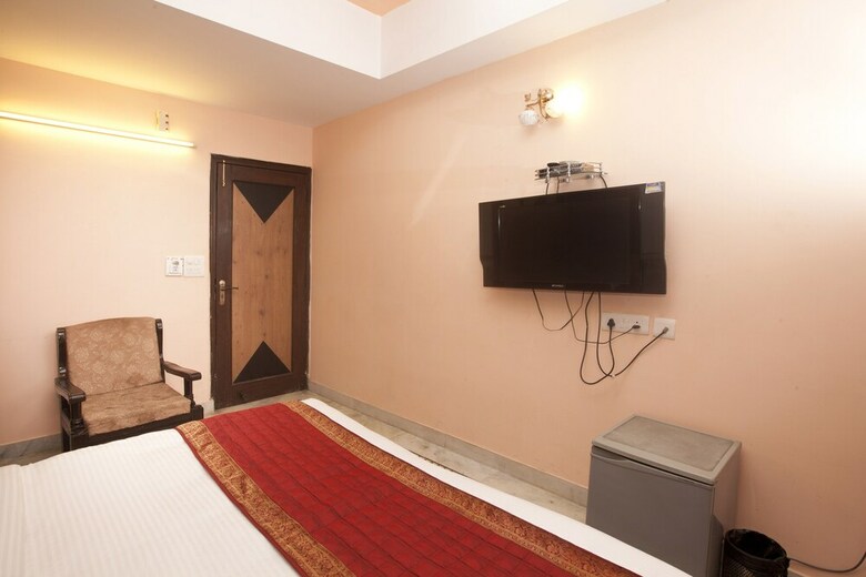 Oyo 337 Hotel Anand