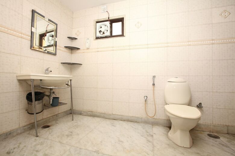 Oyo 337 Hotel Anand