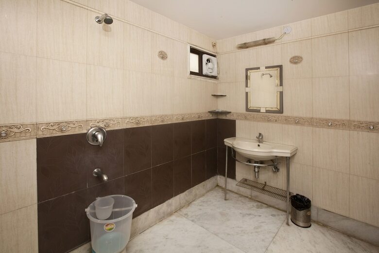 Oyo 337 Hotel Anand