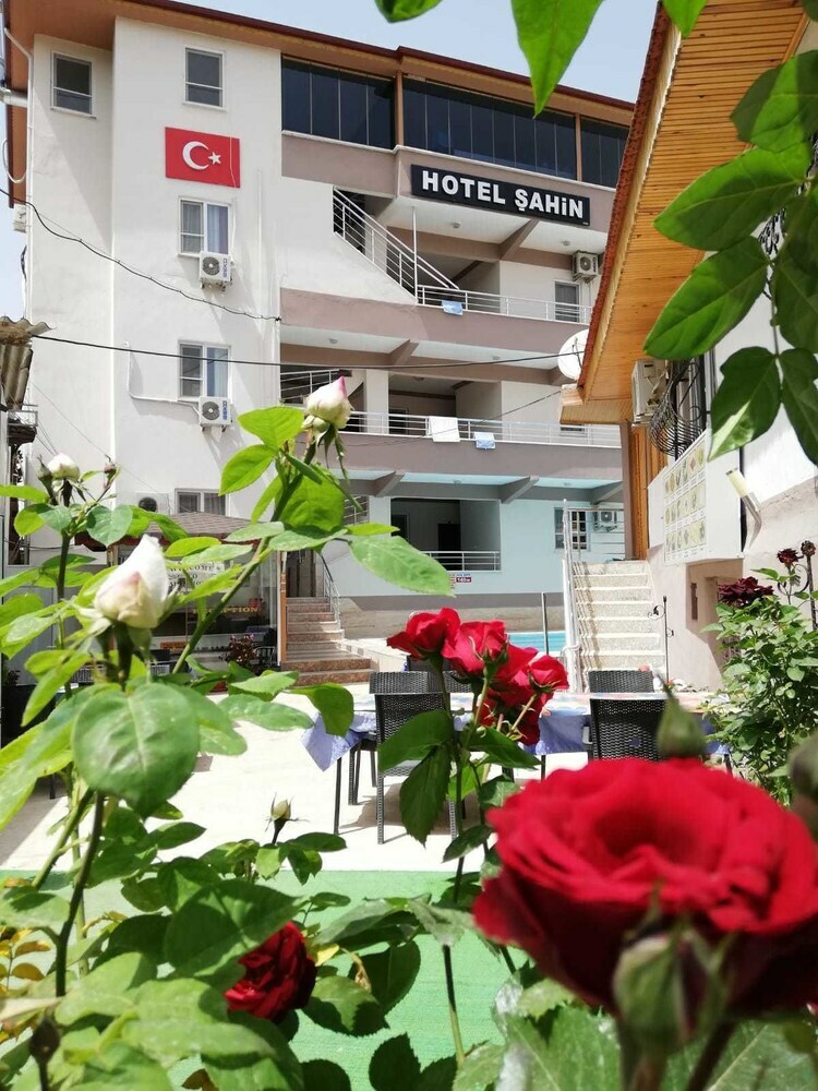Hotel Sahin