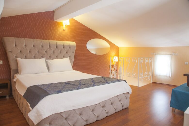 Peace Hotel