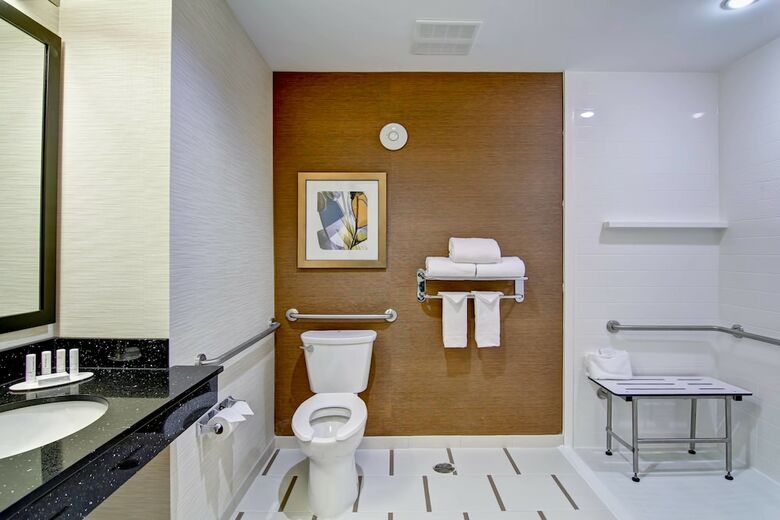 Hotel Fairfield Inn And Suites By Marriott Kamloops