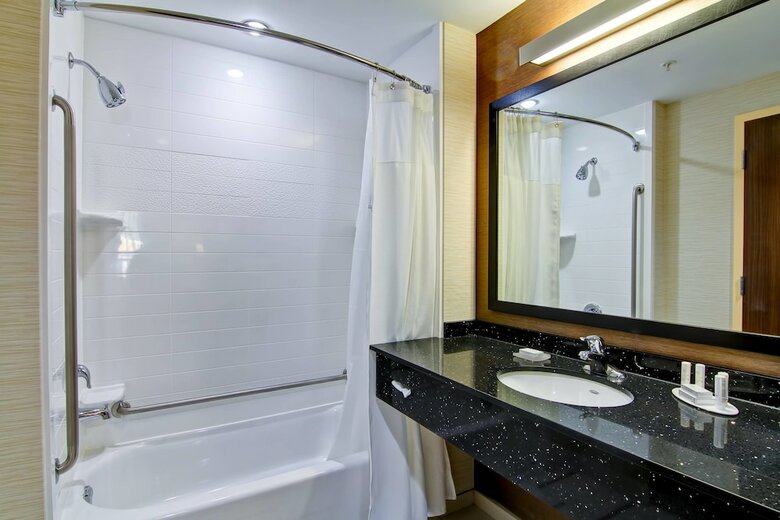 Hotel Fairfield Inn And Suites By Marriott Kamloops