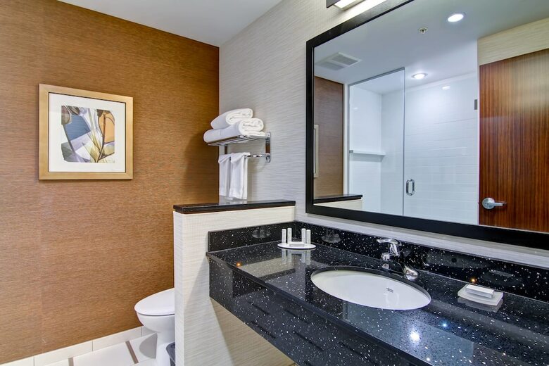 Hotel Fairfield Inn And Suites By Marriott Kamloops