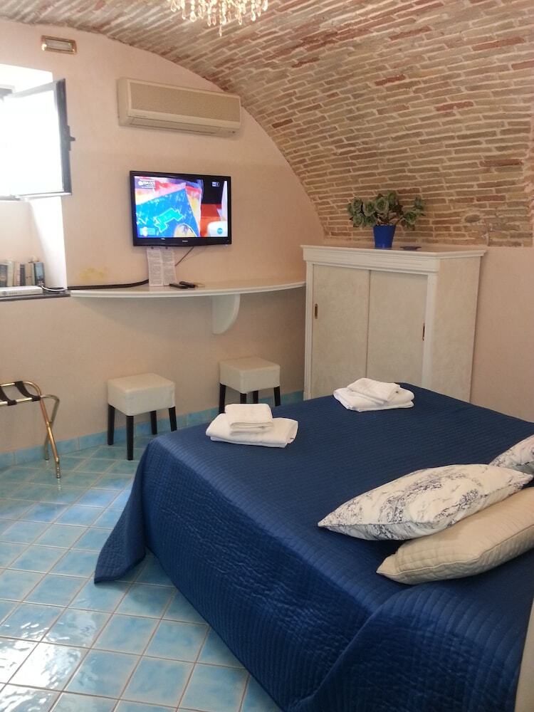 B&B Vescovo Pitirro E Residenza Crocetta