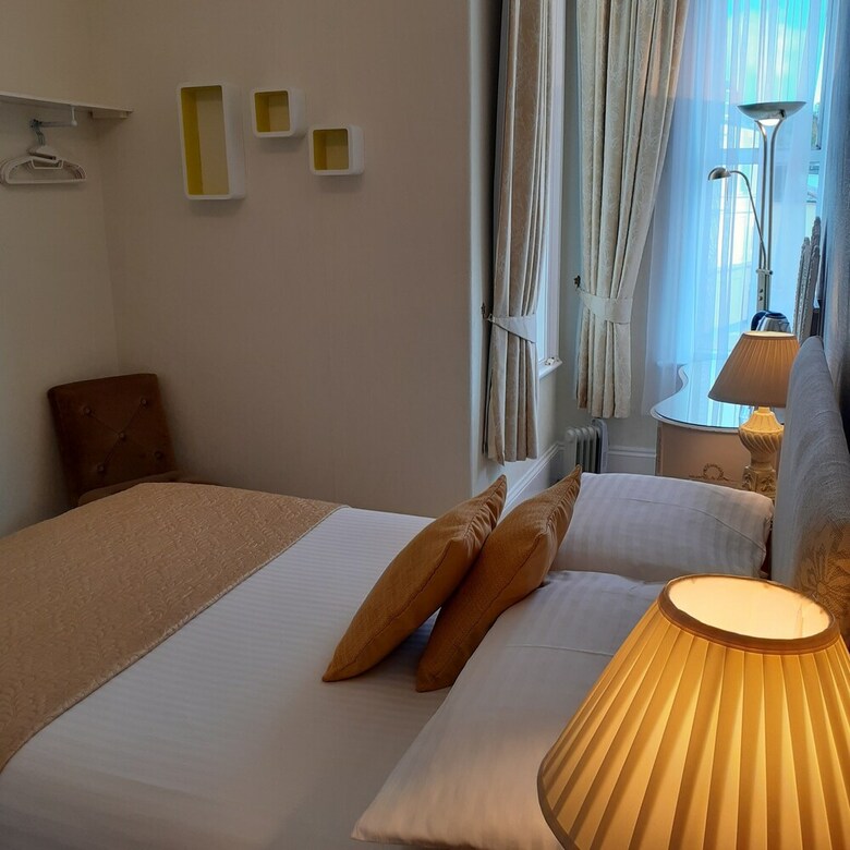 Bed & Breakfast Sandway House