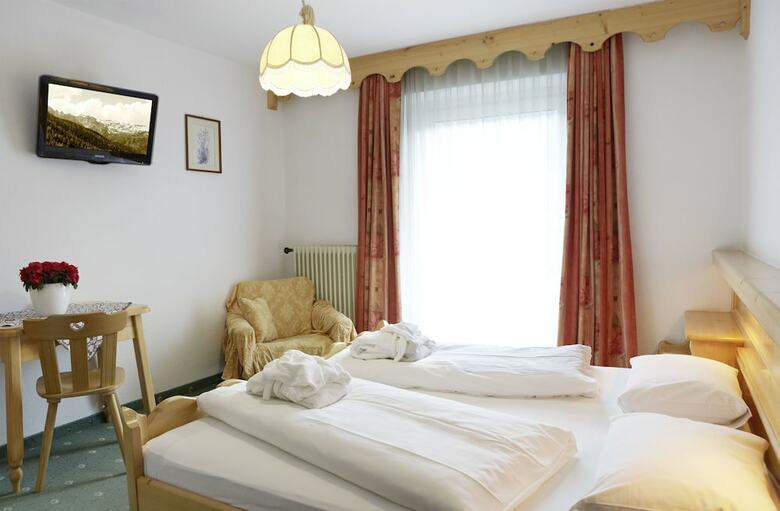 Hotel St�res - Mountain Nature Hotel