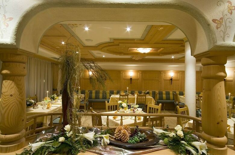 Hotel St�res - Mountain Nature Hotel