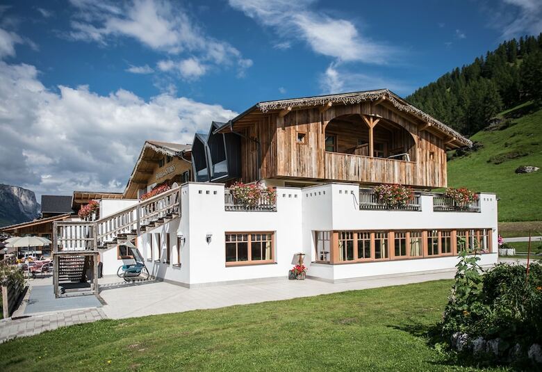 Hotel St�res - Mountain Nature Hotel