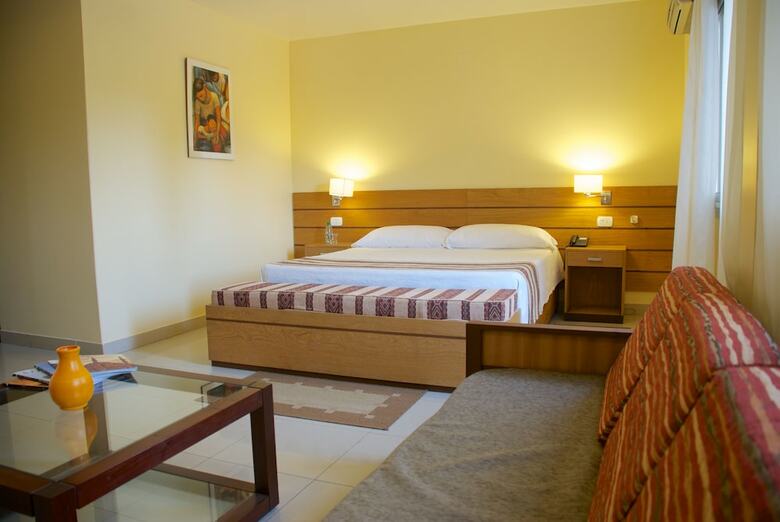 Hotel Alto Del Camino