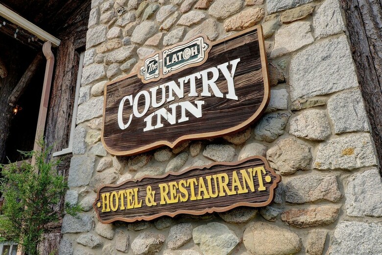 Bed & Breakfast The Latch Inn And Restaurant