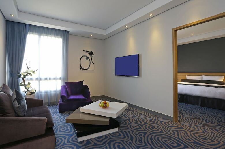 Hotel Golden Tulip - Aesthetics