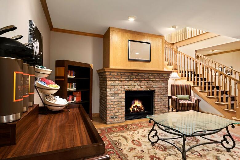 Hotel Country Inn & Suites By Radisson, Clinton, Ia