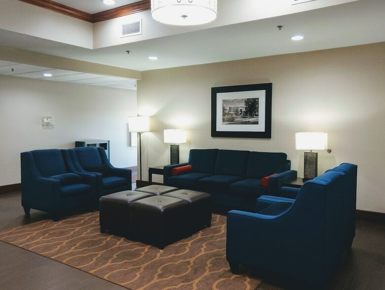 Hotel Comfort Suites Johnson City