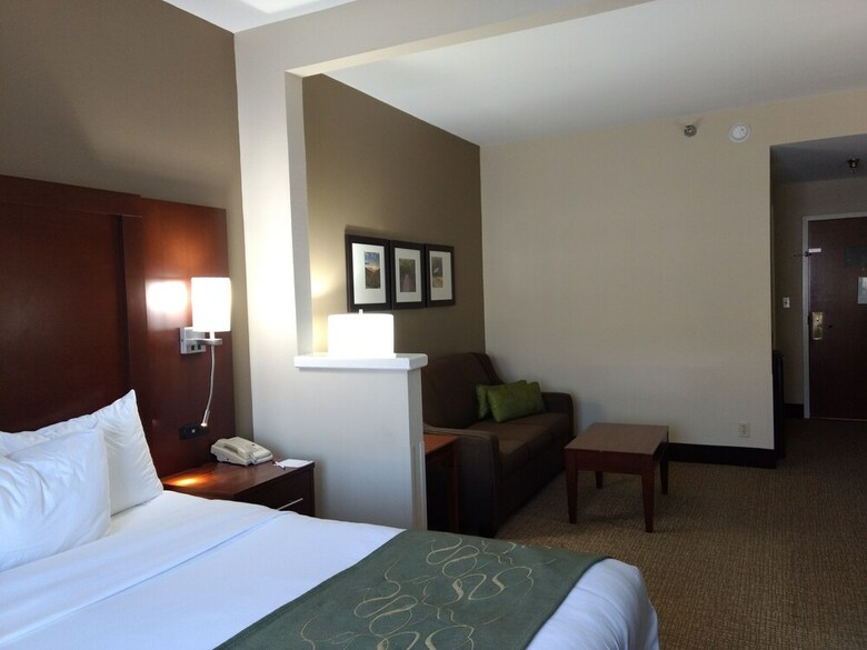 Hotel Comfort Suites Johnson City