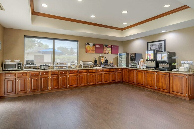 Hotel Comfort Suites Johnson City