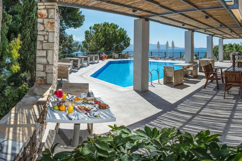 Aliki Hotel