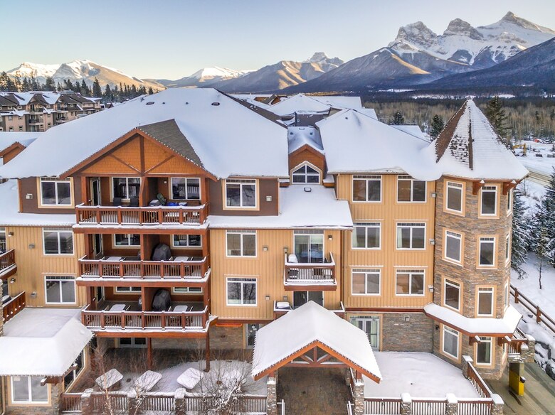 Falcon Crest Lodge By Clique