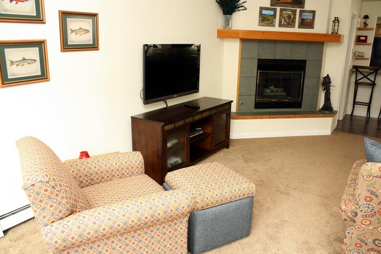 Pinecreek #i - 4 Br By Peak Property Management