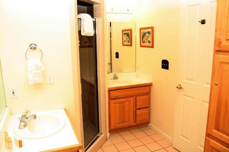 Pinecreek #i - 4 Br By Peak Property Management
