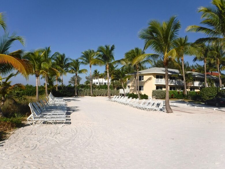 Hotel Waterside Inn On The Beach