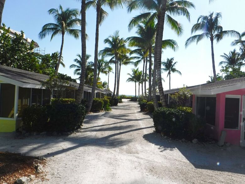 Hotel Waterside Inn On The Beach