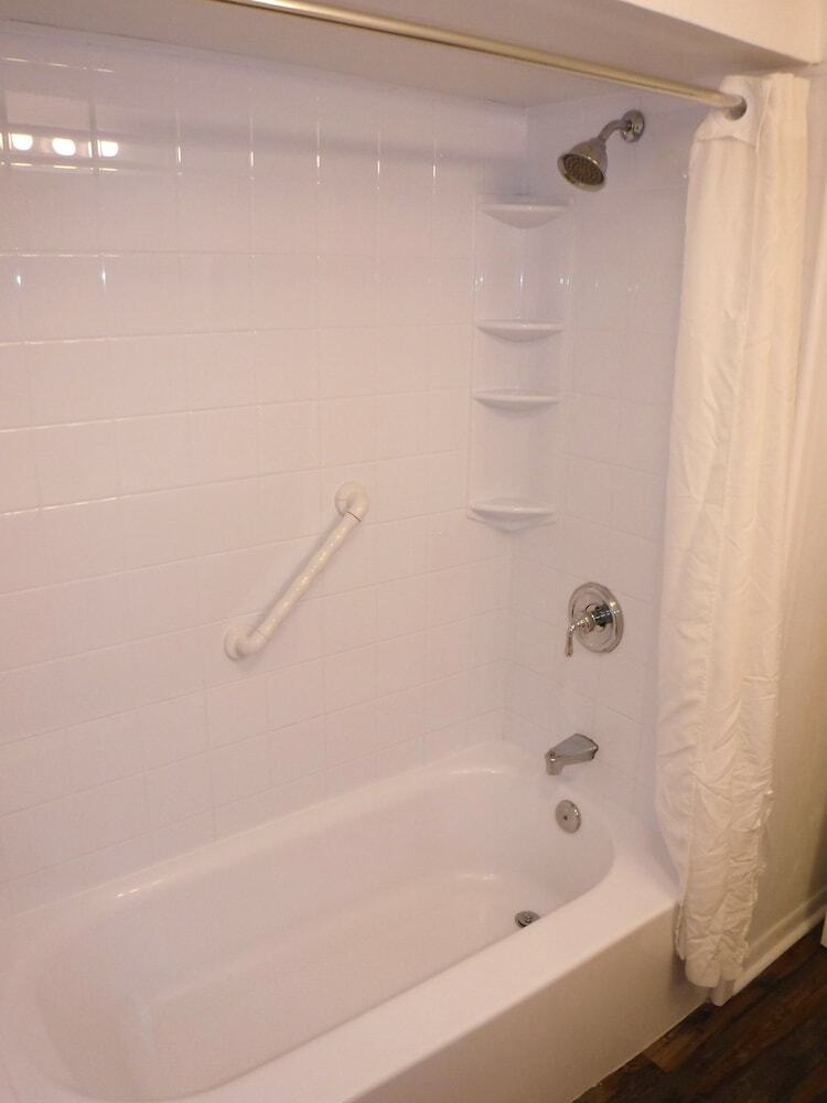 Hotel Waterside Inn On The Beach