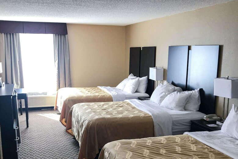 Hotel Quality Inn & Suites