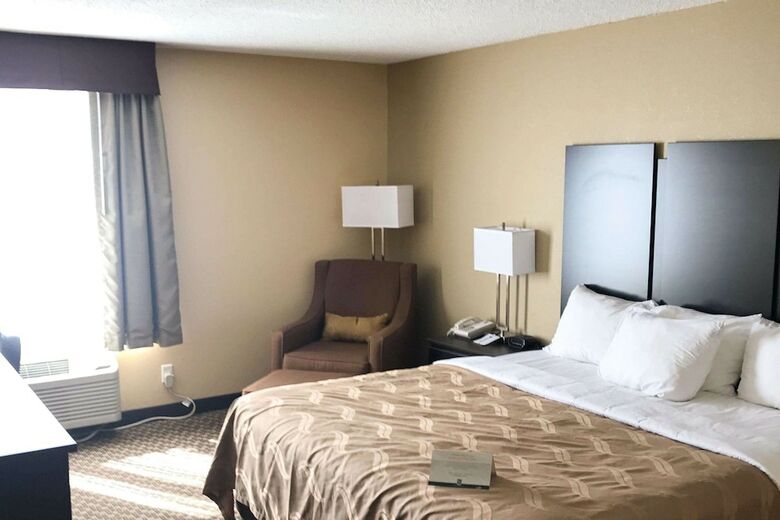 Hotel Quality Inn & Suites