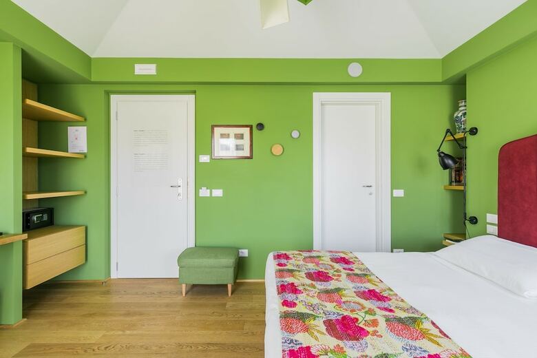 Bed & Breakfast Rarity Suites