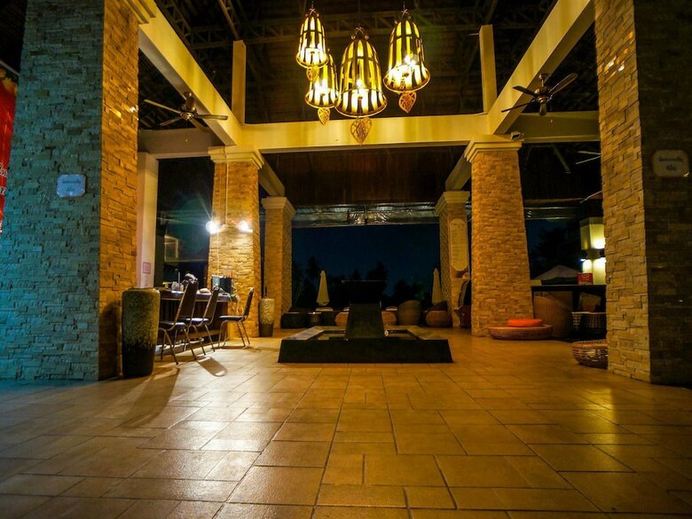 Hotel Naraya Riverside Resort