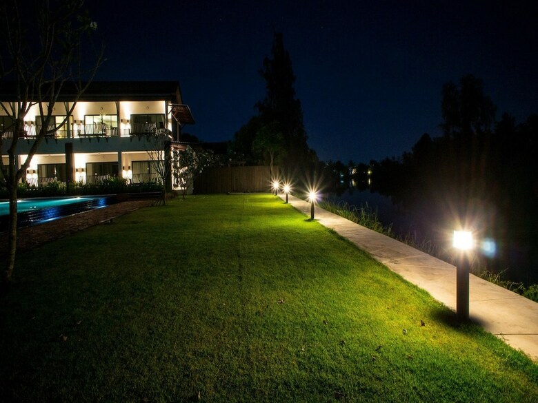 Hotel Naraya Riverside Resort