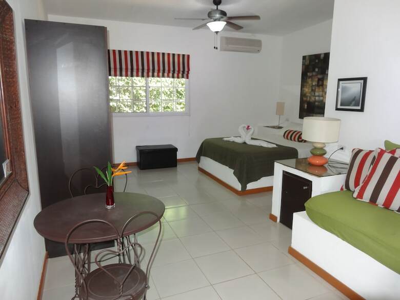 Villa Botero By Casa Mojito Bed And Breakfast