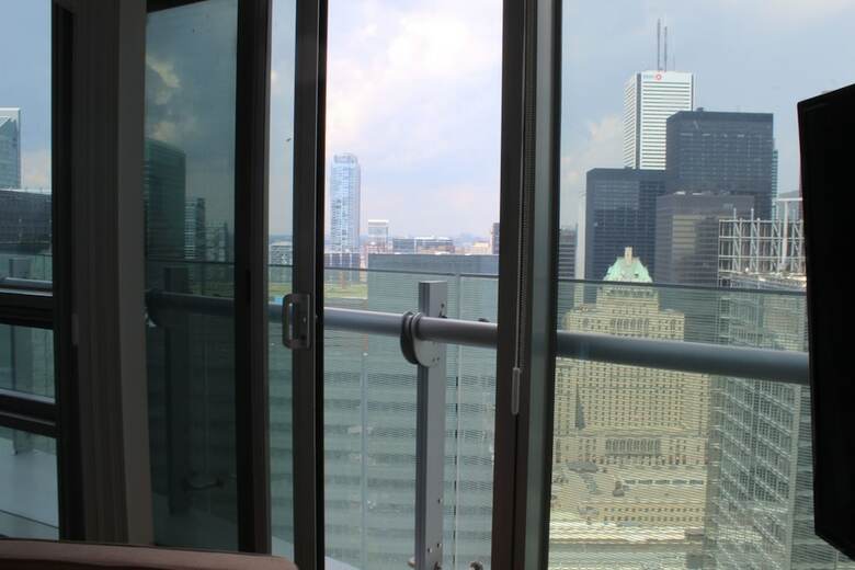 The Corporate Suites - Ice Condos